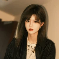 Bách Hân Dư - cô