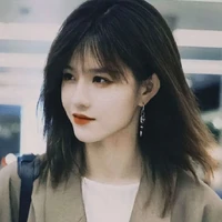 Bách Hân Dư - cô