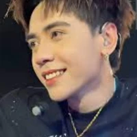 hùng