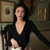 Phạm Tiêu Bạch Dương¹⁷