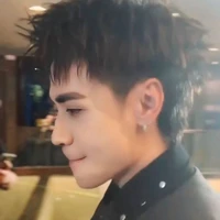 Quang Hùng (a)