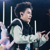 quang hùng