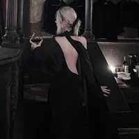 Ngũ Luân Ni ( mama anh )