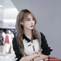 Trần Kha (Kha Kha)-chị cô