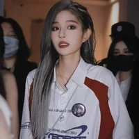 Vương Dịch - cô