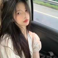 Bạch Trần Hoàng Uyển Lynh