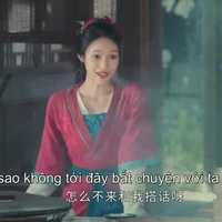 bà chủ sạp đối diện
