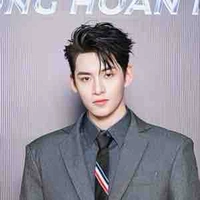 Huỳnh Hoàng Hùng - Hùng Huỳnh • 99