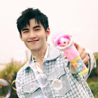 Hùng Huỳnh