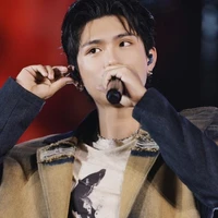 Đoàn Thế Lân -Grey D-