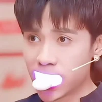 Con t/g nghiện 30 anh trai