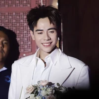 Lê Quang Hùng.