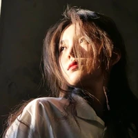 宁白七。