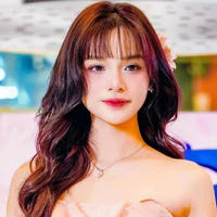Vlary_Thúy Vy
