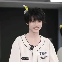 Lý Gia Sâm (anh hai của nữ 9)