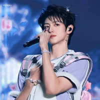 Chu Chí Hâm _ hắn