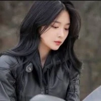 Cẩm Huệ Dung(chị)