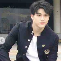 Sky Wongrave-18 tuổi
