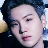 min suga ( mẹ của ba nàng)