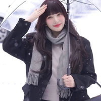 Park Soo-young(Joy)[25](chị hai nàng)