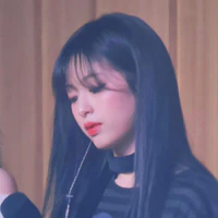 Jung Ahyeon (Em)