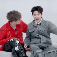 tg đang ăn cơm trộn