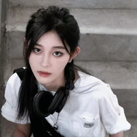 vương Dịch -cô