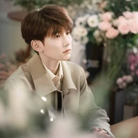 Vương Nguyên ( papi cậu )