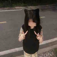 Khánh Châu - người dẫn chuyện