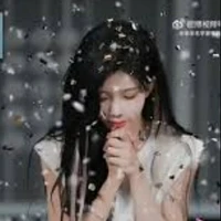 bà già sằn😁😁