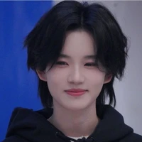 ly ly/ giả trai/