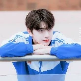 Y hiên