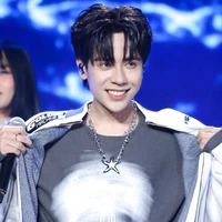 quang hùng
