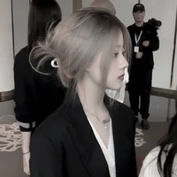 Lee Min (con tác giả)