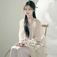 Cao Hoàng Tuệ San-mẹ  na chính