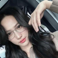 Đào Phương Anh Đào ( chị của cô )