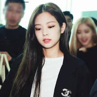 Kim Jennie (em)