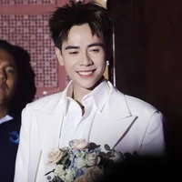 quang hùng