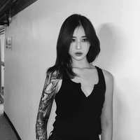 Jane Ramida ( cô )