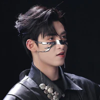 Hùng Huỳnh