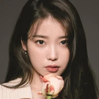 La IU Manobal (Mẹ Cô)