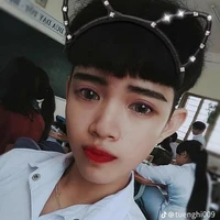 Bé này mê skinship