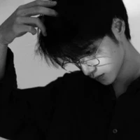 Tần Thiên Hoàng •  Dylan