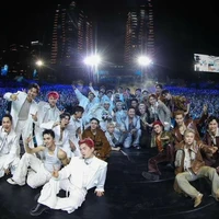 All (tất cả mọi người)