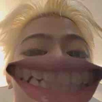 cọng lông nách của rái đờ:))