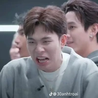 dương đeo míc
