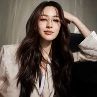 Lingling Sirilak Kwong (cô)