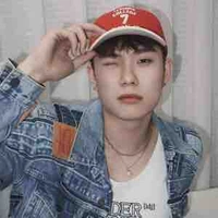 Dương đeo mic