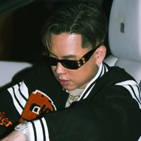 Andree Right Hand