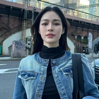 Lingling Kwong [Chị]